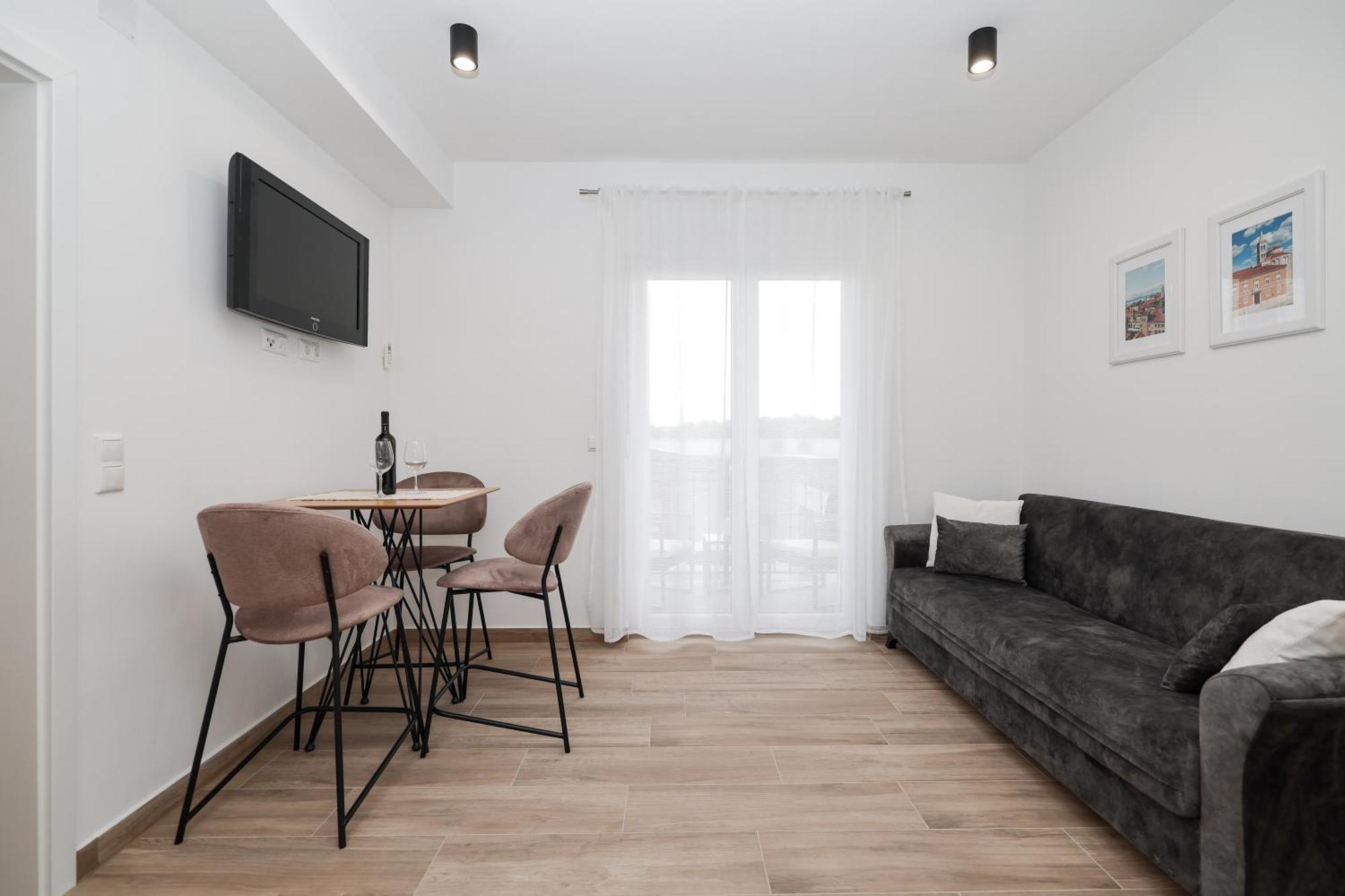 Duo Soles - Apartments With Private Parking Near Zadar Murvica  외부 사진