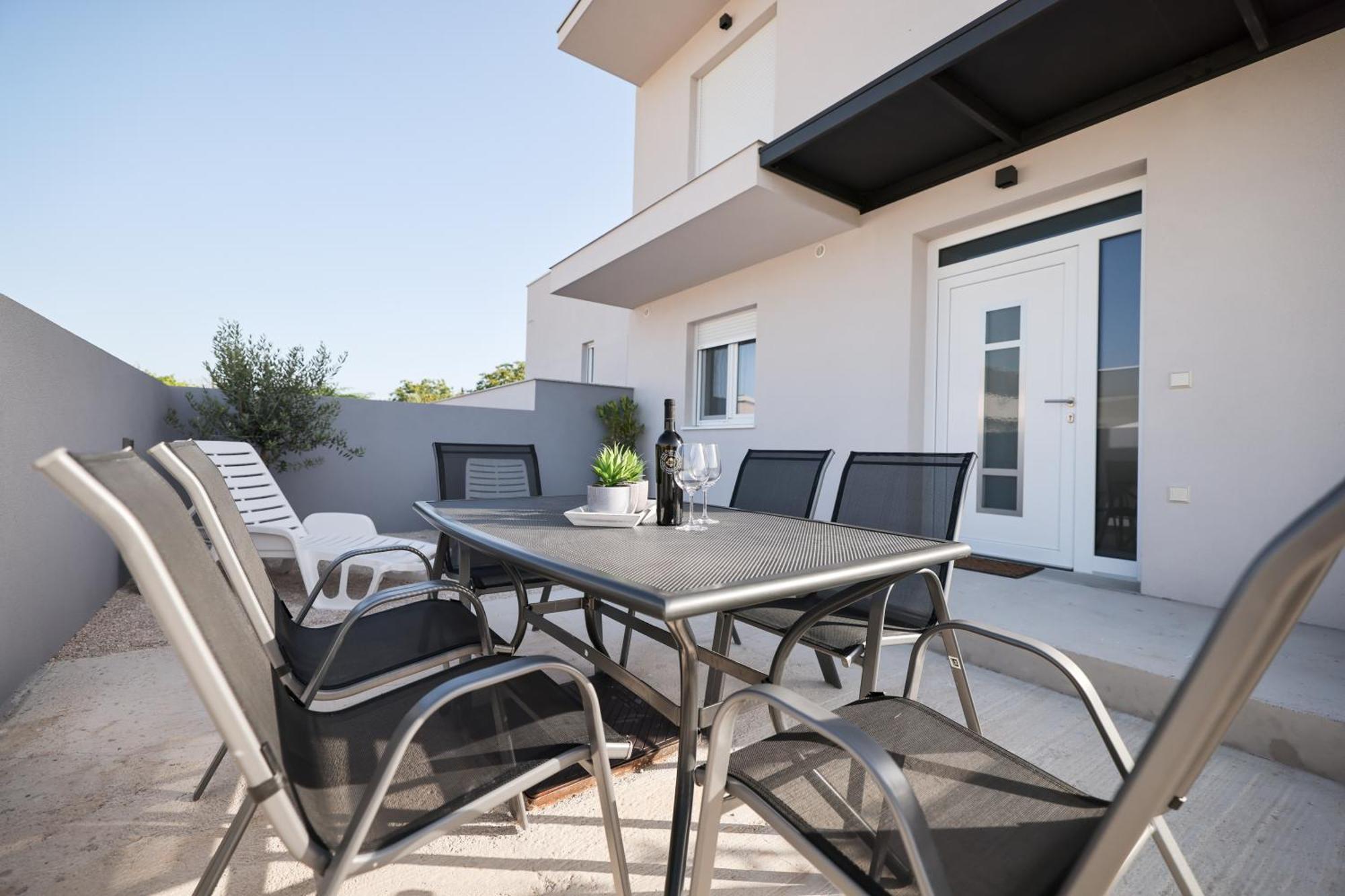 Duo Soles - Apartments With Private Parking Near Zadar Murvica  외부 사진