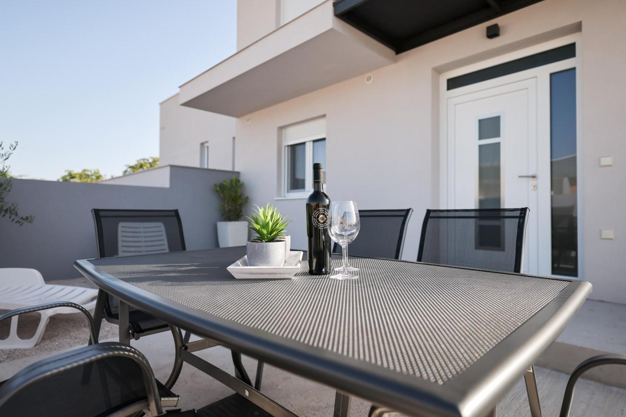 Duo Soles - Apartments With Private Parking Near Zadar Murvica  외부 사진