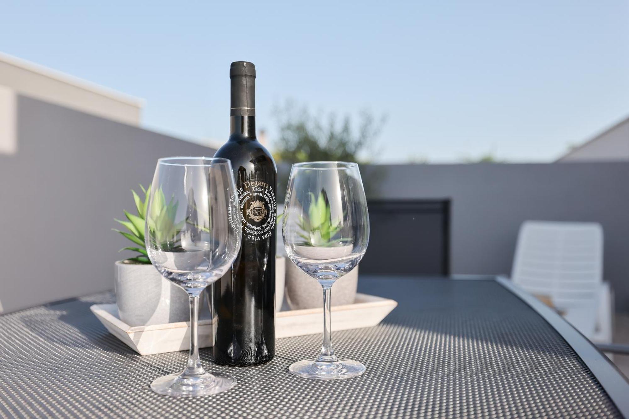 Duo Soles - Apartments With Private Parking Near Zadar Murvica  외부 사진